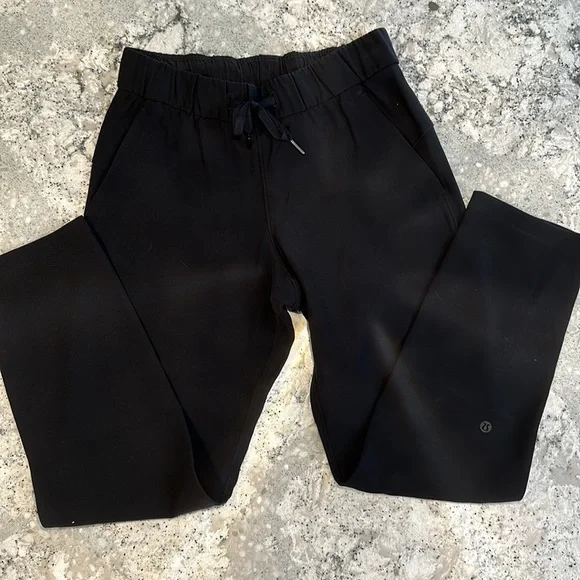 Lululemon On The Fly Crop Size 4 - Picture 3 of 5